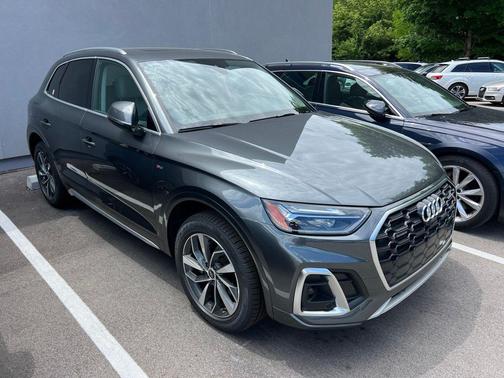 Daytona Gray Pearl Effect 2022 Audi Q5 45 S line Premium Plus