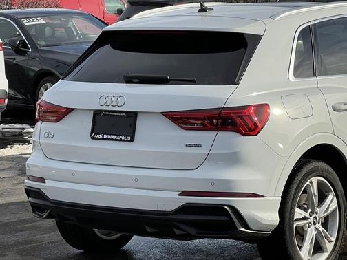 2021 Audi Q3 45 S line Premium