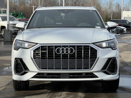 2021 Audi Q3 45 S line Premium