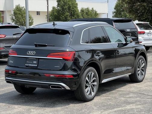 2024 Audi Q5 45 S line Premium