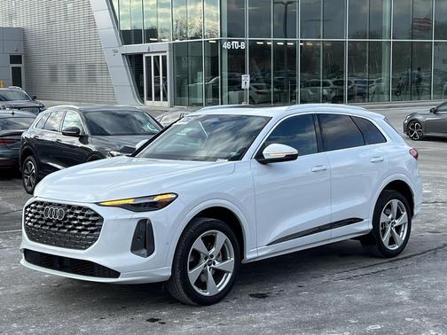 2025 Audi Q5 Premium Plus TFSI quattro S tronic