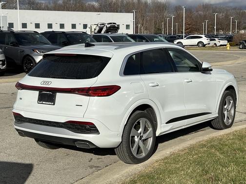2025 Audi Q5 Premium Plus TFSI quattro S tronic