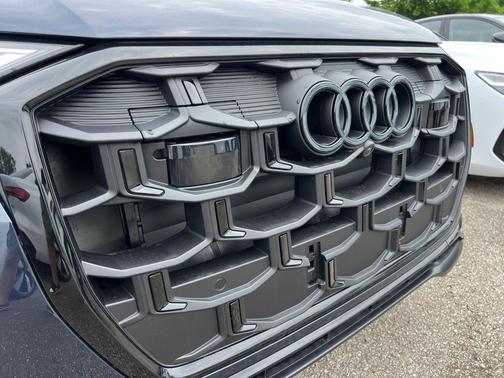Waitomo Blue Metallic 2026 Audi Q7 55 Prestige