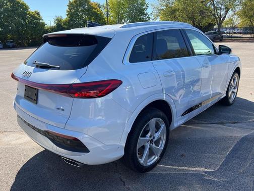 2025 Audi Q5 Premium Plus