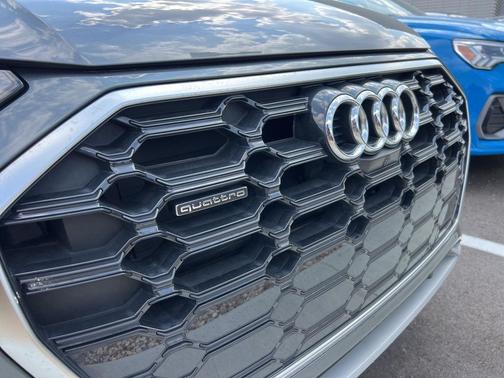 2022 Audi Q5 45 S line Premium Plus