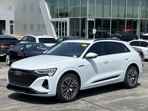 2024 Audi Q8 e-tron Premium Plus