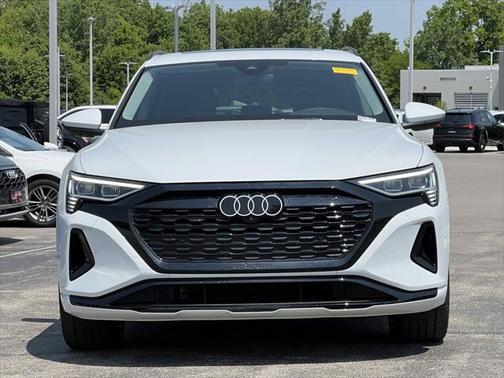 2024 Audi Q8 e-tron Premium Plus