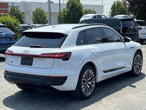 2024 Audi Q8 e-tron Premium Plus