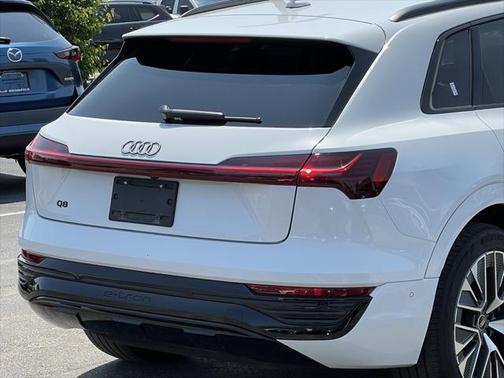2024 Audi Q8 e-tron Premium Plus
