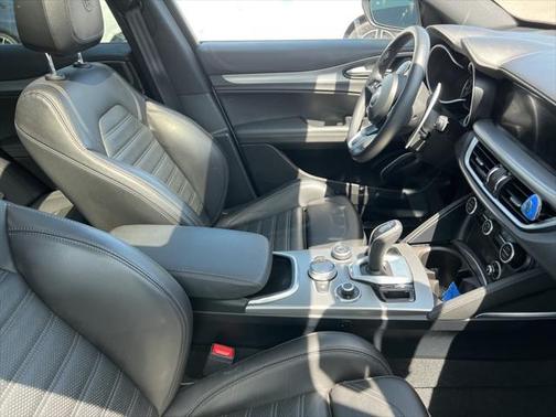 2022 Alfa Romeo Stelvio Veloce