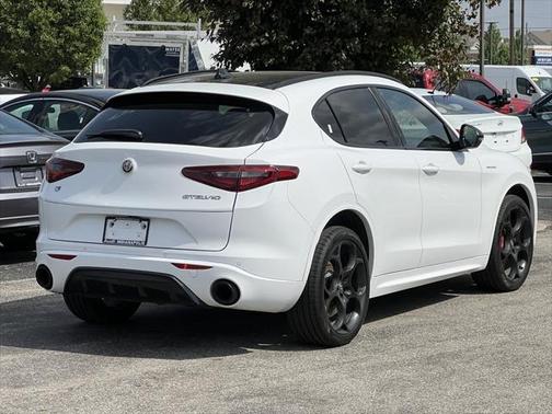 2022 Alfa Romeo Stelvio Veloce