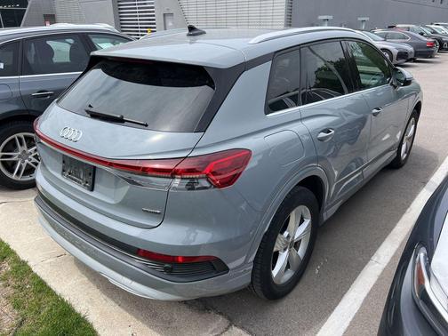 Pebble Gray 2022 Audi e-tron Premium Plus
