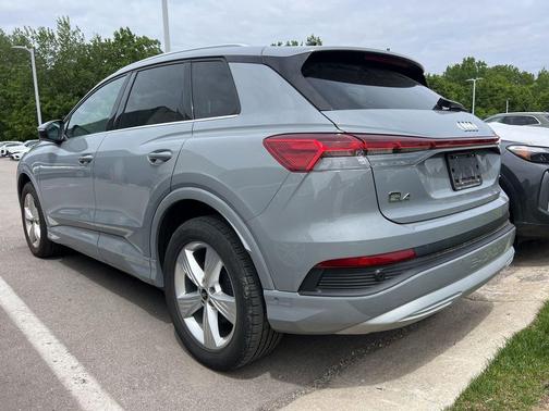 Pebble Gray 2022 Audi e-tron Premium Plus