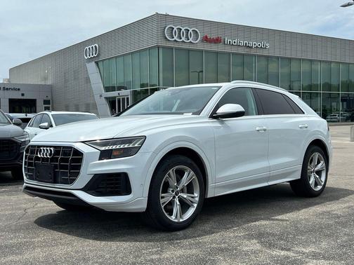 Glacier White Metallic 2023 Audi Q8 55 Premium