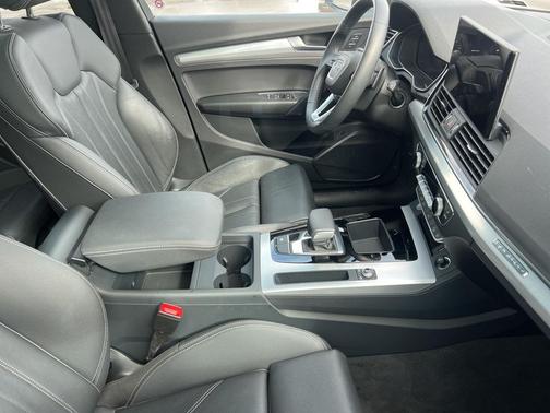 2024 Audi Q5 45 S line Premium