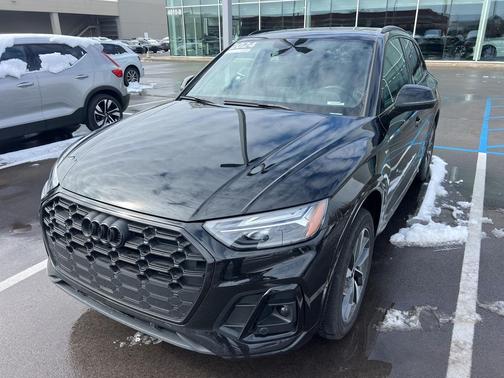 2024 Audi Q5 45 S line Premium
