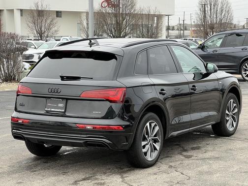 2024 Audi Q5 45 S line Premium