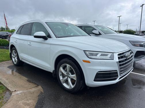 Glacier White Metallic 2020 Audi Q5 45 Premium Plus