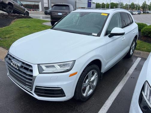 Glacier White Metallic 2020 Audi Q5 45 Premium Plus