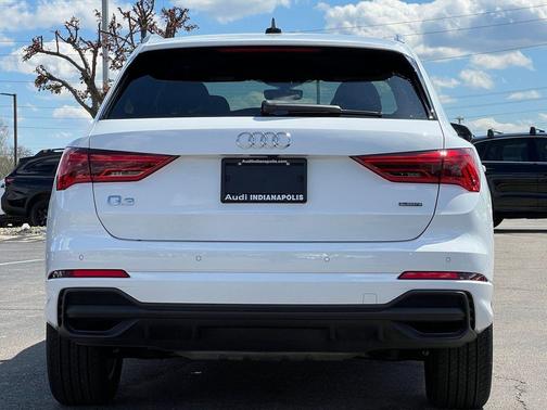 Arkona White 2025 Audi Q3 Premium 45 TFSI S line quattro Tiptronic