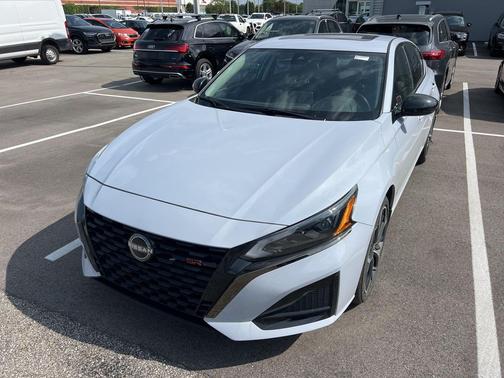 2023 Nissan Altima SR Intelligent AWD