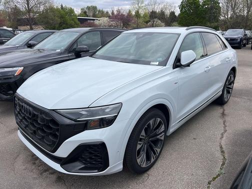 Glacier White Metallic 2026 Audi Q8 55 Prestige