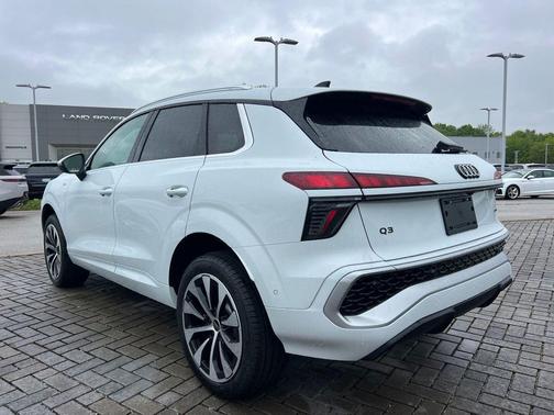 Glacier White Metallic 2026 Audi Q3 TFSI quattro S tronic