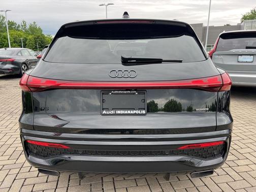 Mythos Black Metallic 2026 Audi Q5 Prestige TFSI quattro S tronic