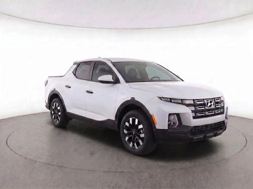 Atlas White 2025 Hyundai SANTA CRUZ SE