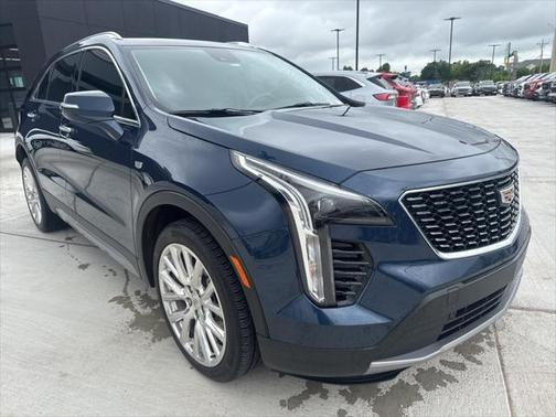 2022 Cadillac XT4 Premium Luxury
