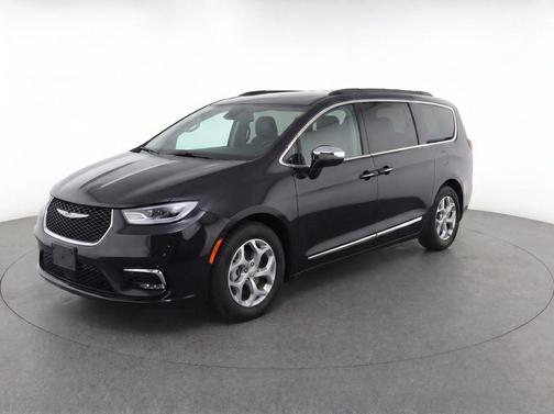 Brilliant Black Crystal Pearlcoat 2023 Chrysler Pacifica Limited