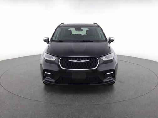 Brilliant Black Crystal Pearlcoat 2023 Chrysler Pacifica Limited