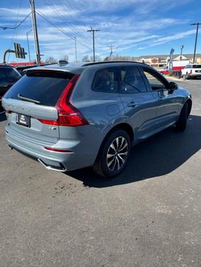 2023 Volvo XC60 B5 Plus Dark Theme
