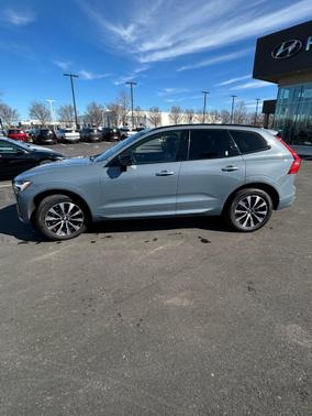 2023 Volvo XC60 B5 Plus Dark Theme