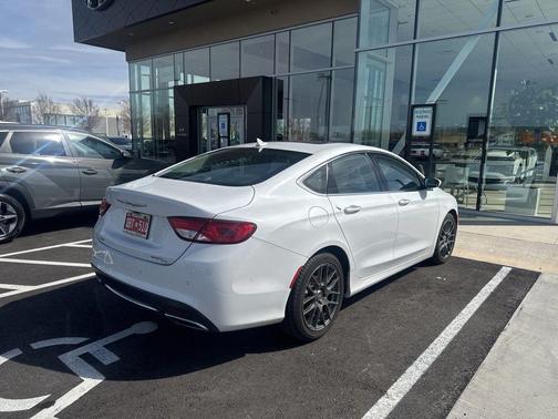 Lunar White Tri-Coat Pearl 2015 Chrysler 200 C