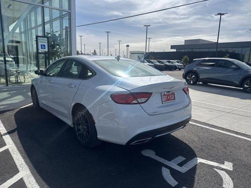 Lunar White Tri-Coat Pearl 2015 Chrysler 200 C