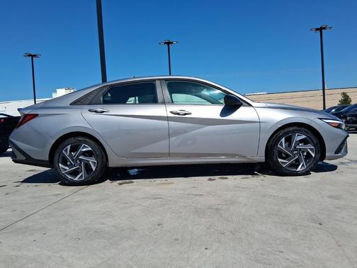 2025 Hyundai ELANTRA Sport