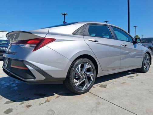 2025 Hyundai ELANTRA Sport