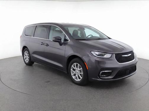 Granite Crystal Metallic Clearcoat 2023 Chrysler Pacifica Touring L