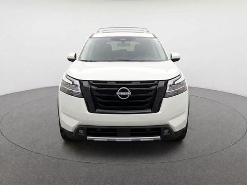 Pearl White Tricoat 2023 Nissan Pathfinder SL 4WD