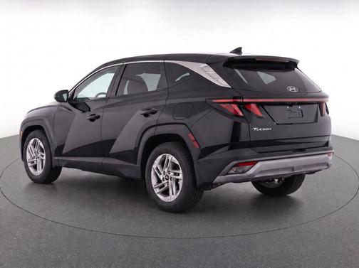 Phantom Black 2026 Hyundai TUCSON SE