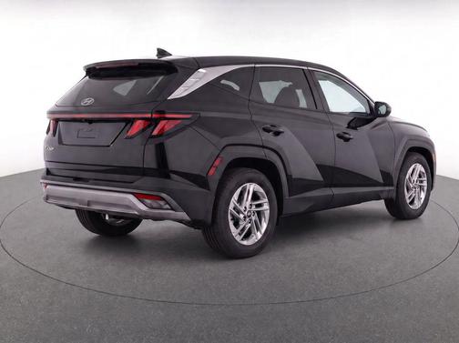 Phantom Black 2026 Hyundai TUCSON SE