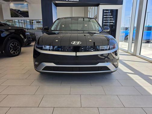 Abyss Black 2026 Hyundai IONIQ 5 SE