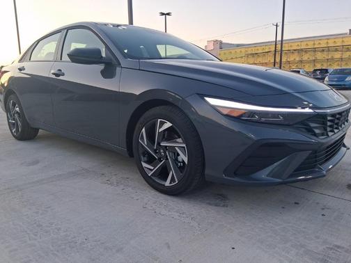 2025 Hyundai ELANTRA Sport