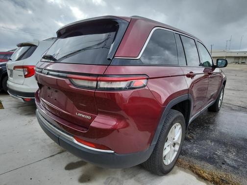 2023 Jeep Grand Cherokee Laredo
