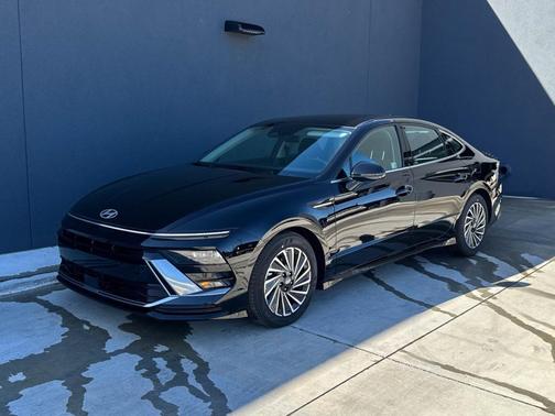 2025 Hyundai SONATA Hybrid SE