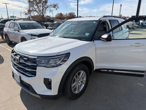 2025 Ford Explorer Active