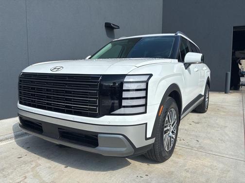 Creamy White Pearl 2026 Hyundai PALISADE SEL 7P