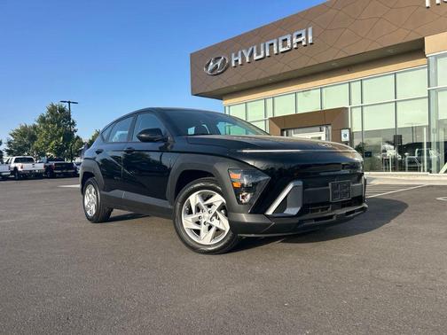Abyss Black Pearl 2026 Hyundai KONA SE