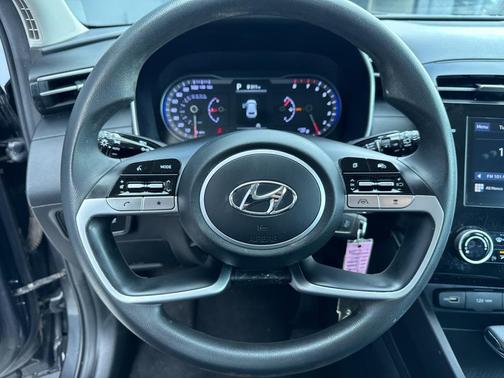 2023 Hyundai TUCSON SE